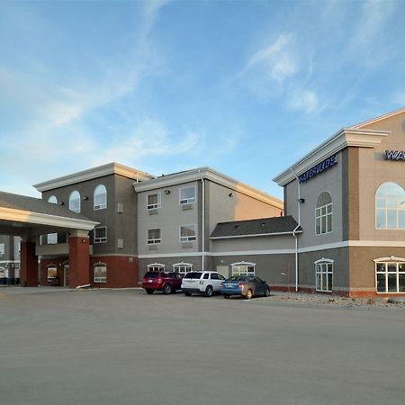 Ramada By Wyndham Weyburn Hotel Luaran gambar