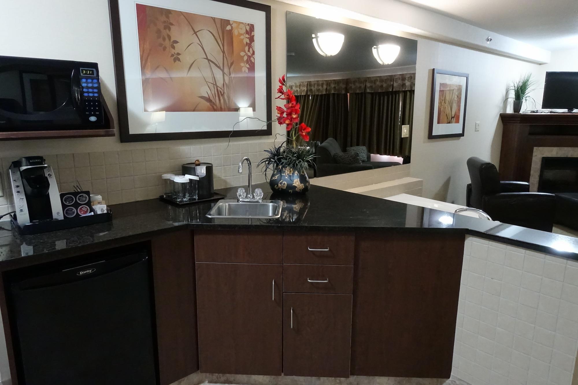 Ramada By Wyndham Weyburn Hotel Luaran gambar