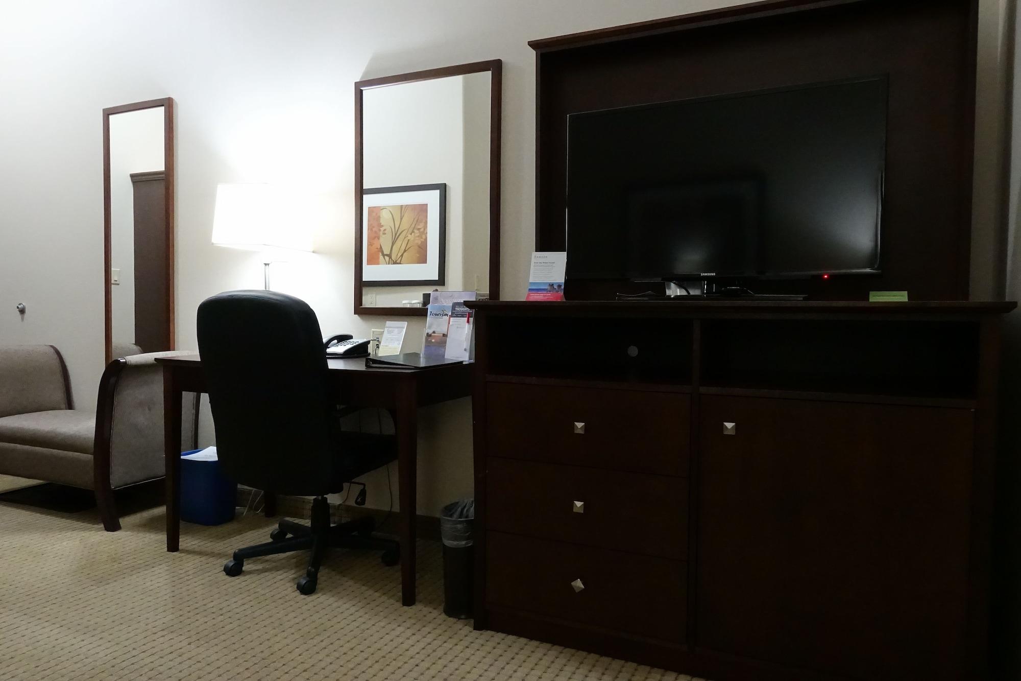 Ramada By Wyndham Weyburn Hotel Luaran gambar