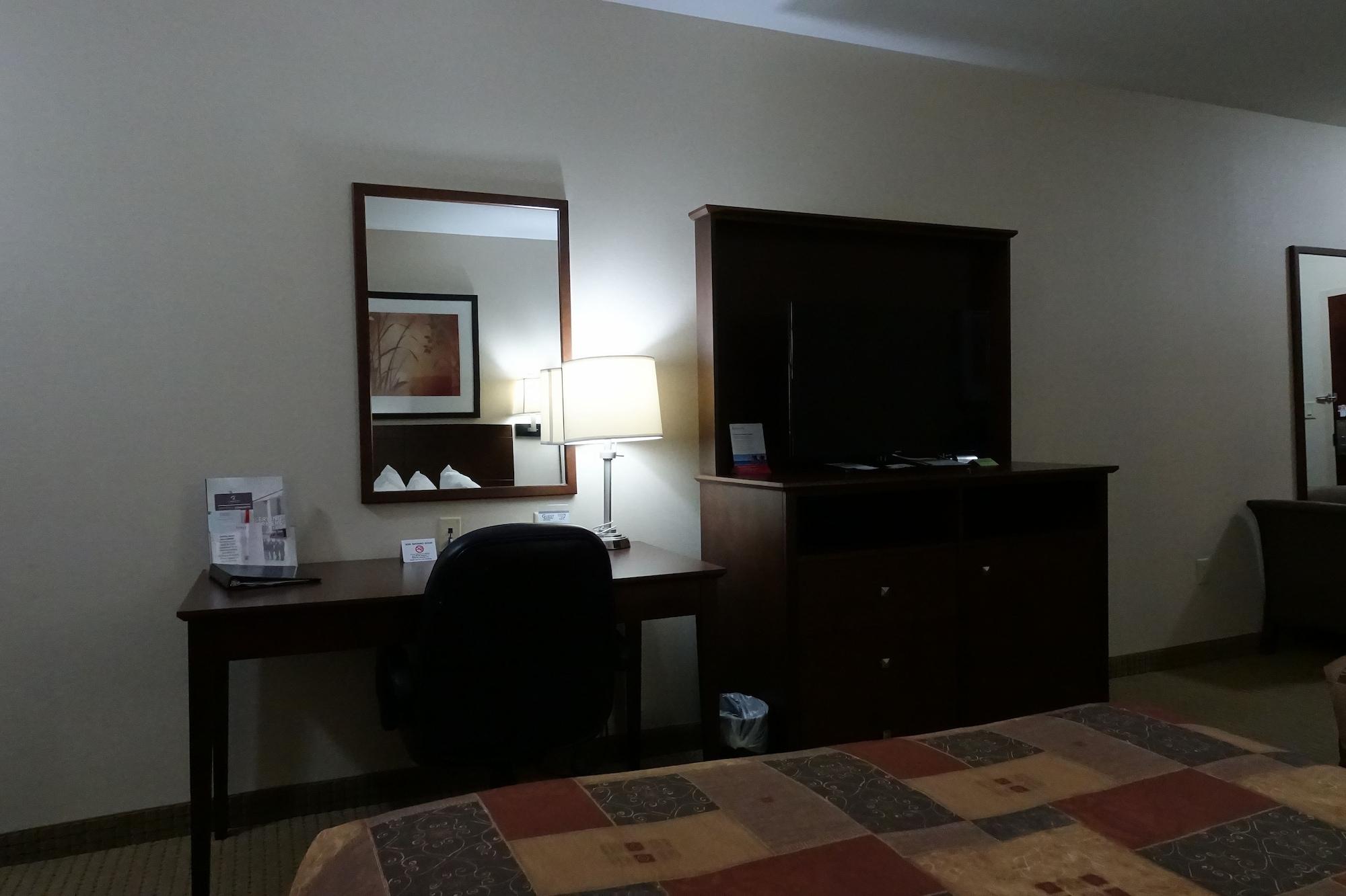 Ramada By Wyndham Weyburn Hotel Luaran gambar
