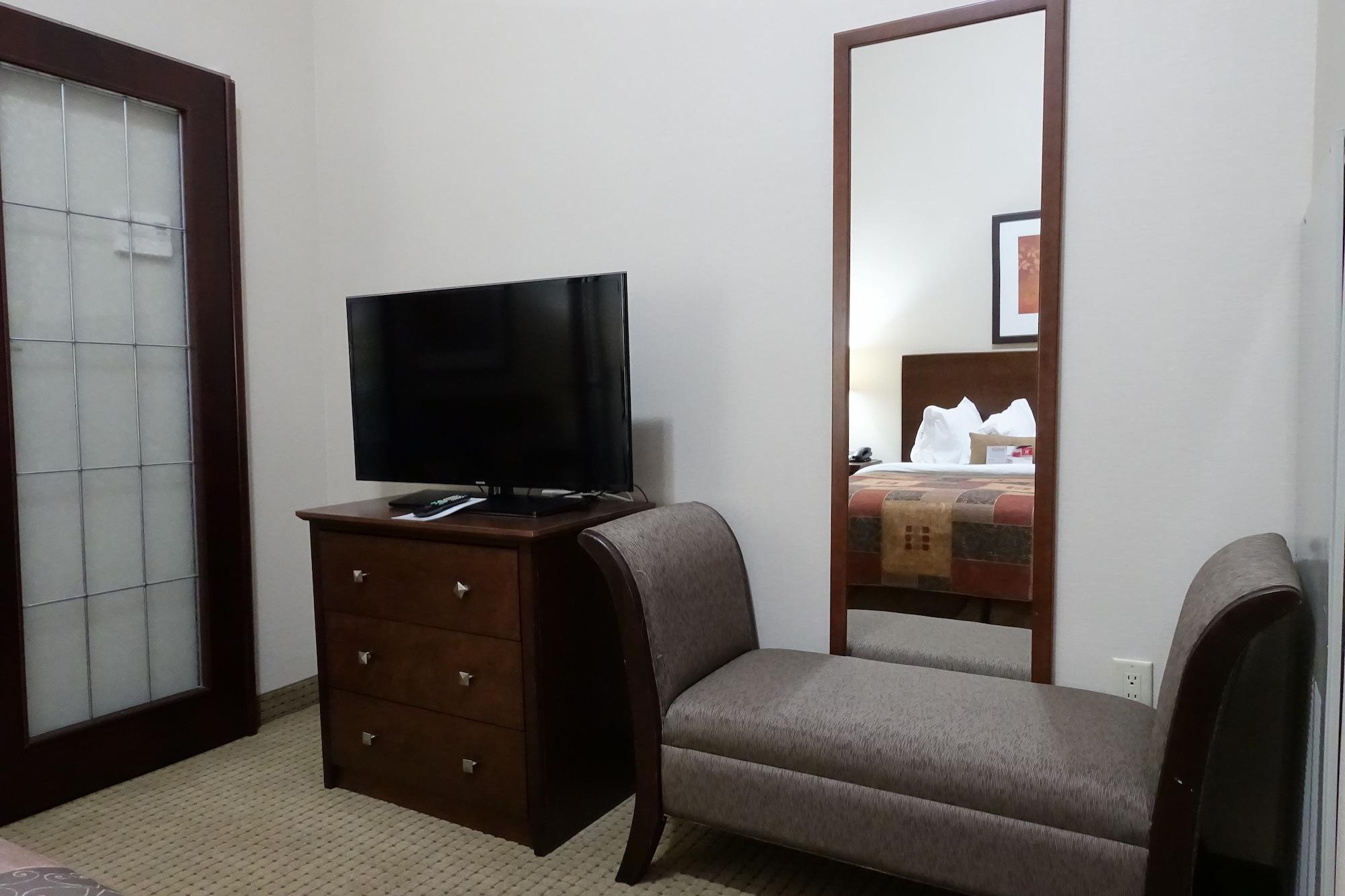 Ramada By Wyndham Weyburn Hotel Luaran gambar