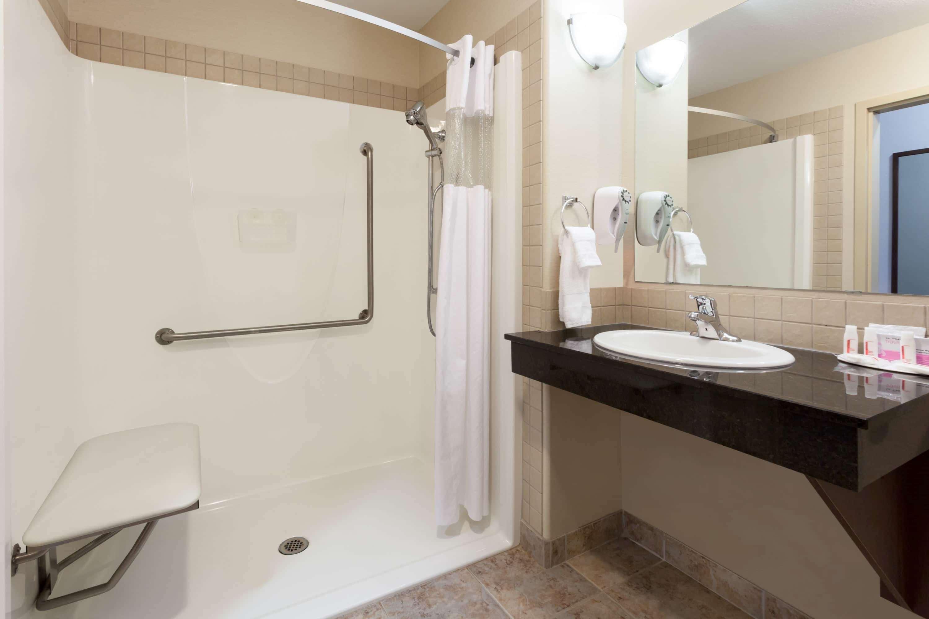 Ramada By Wyndham Weyburn Hotel Luaran gambar