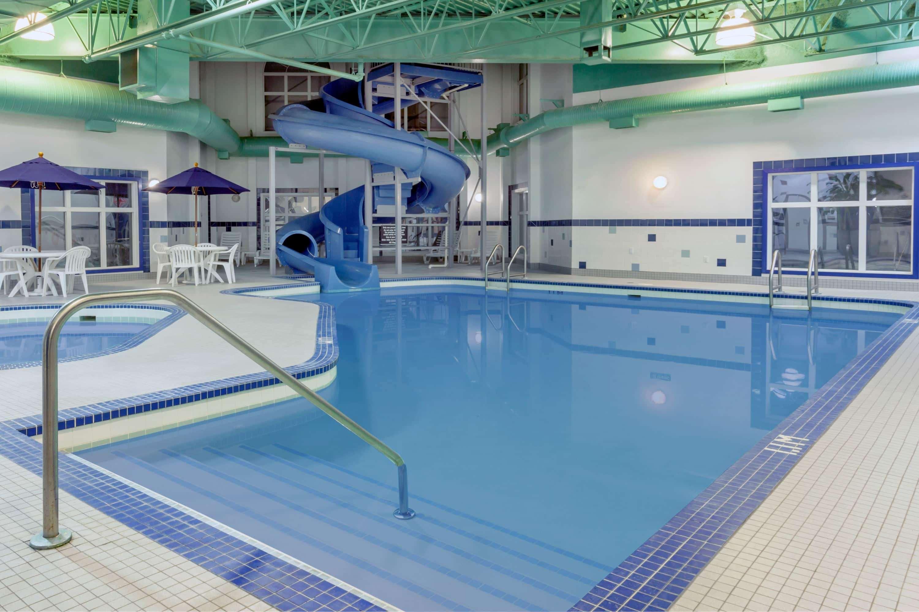 Ramada By Wyndham Weyburn Hotel Luaran gambar