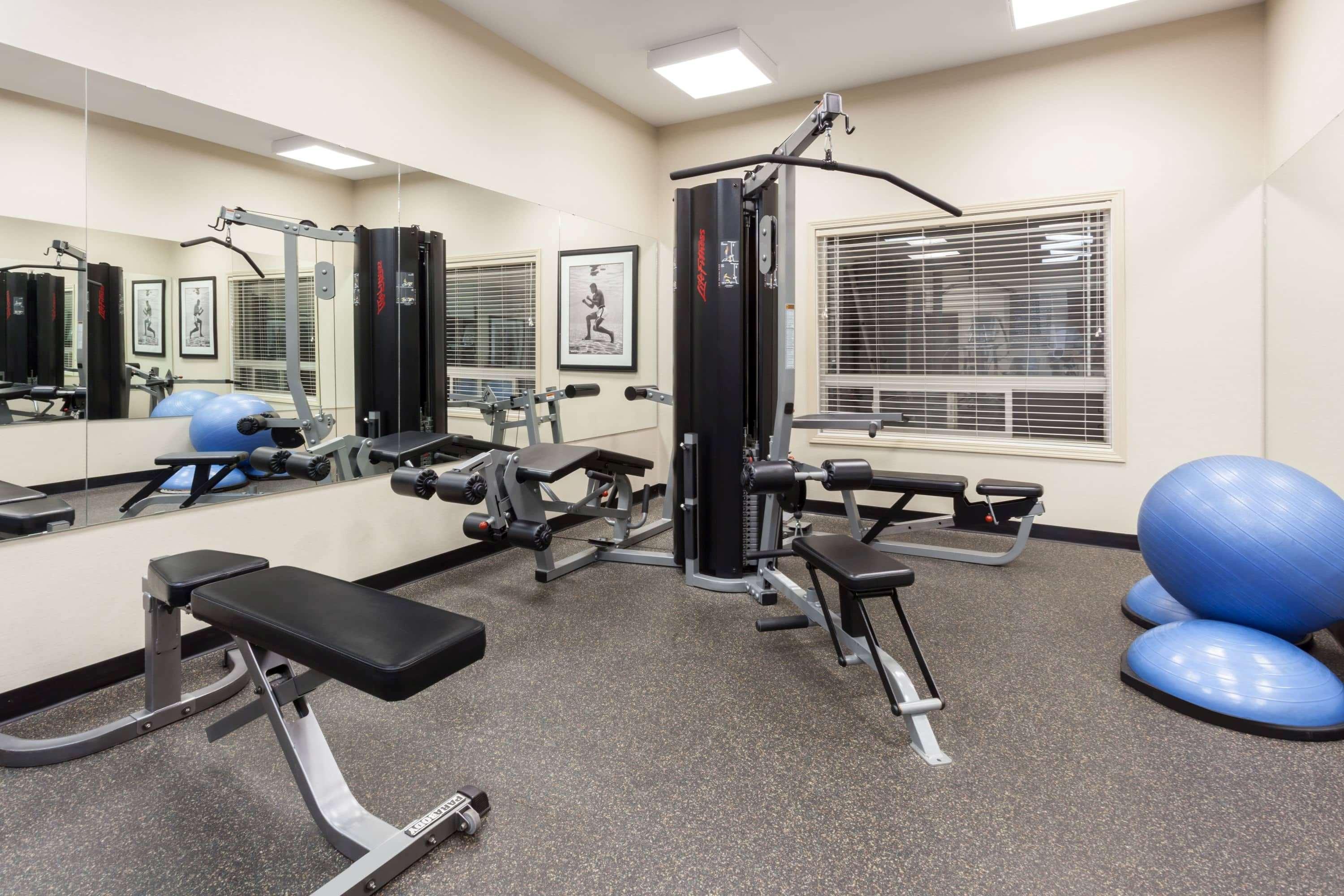 Ramada By Wyndham Weyburn Hotel Luaran gambar