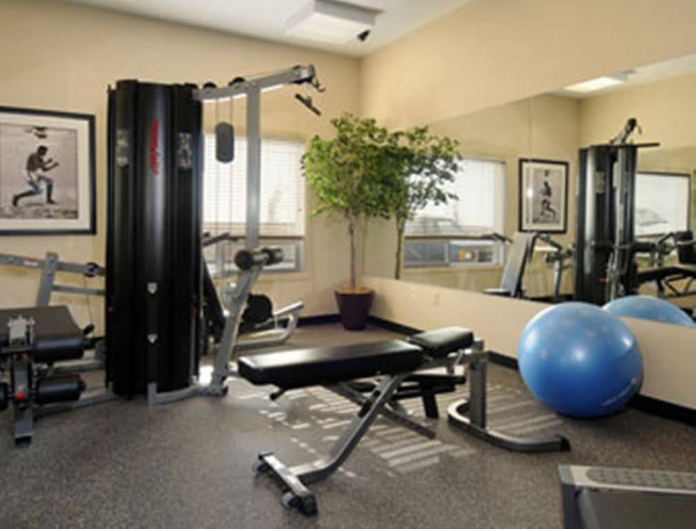 Ramada By Wyndham Weyburn Hotel Luaran gambar