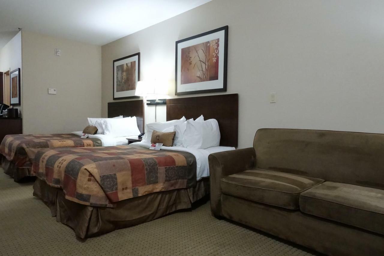 Ramada By Wyndham Weyburn Hotel Luaran gambar