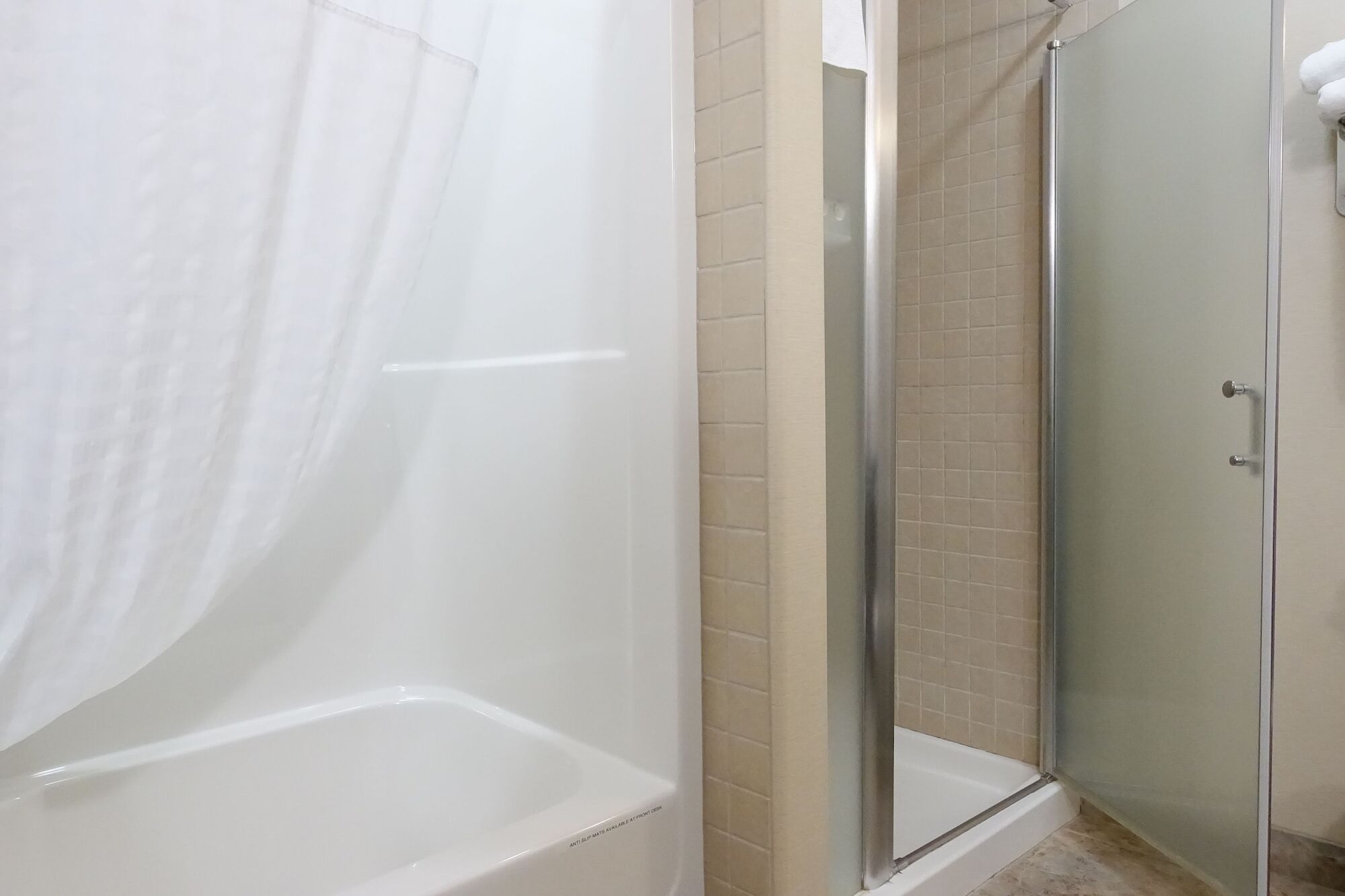 Ramada By Wyndham Weyburn Hotel Luaran gambar