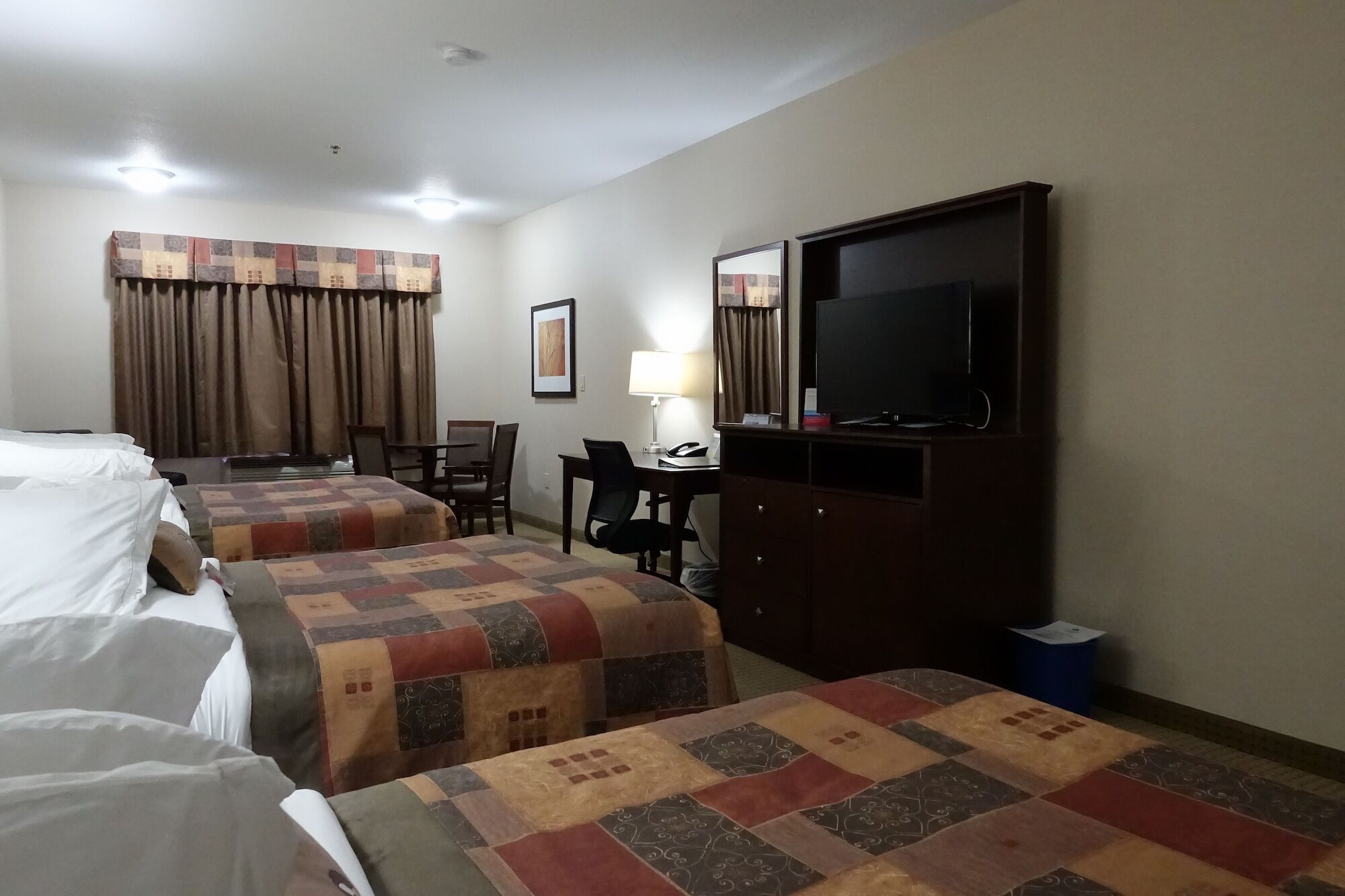 Ramada By Wyndham Weyburn Hotel Luaran gambar
